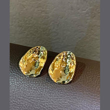 Load image into Gallery viewer, Gold Irregular Korean Earring
